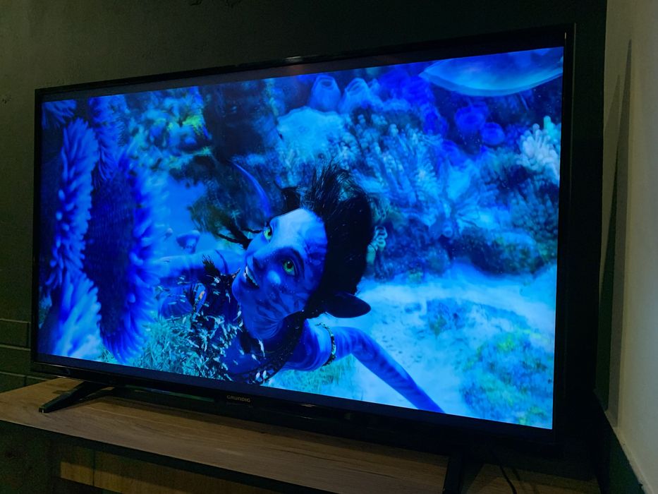 Телевізор Grundig 50 smatr TV 4k + кріплення на стіну