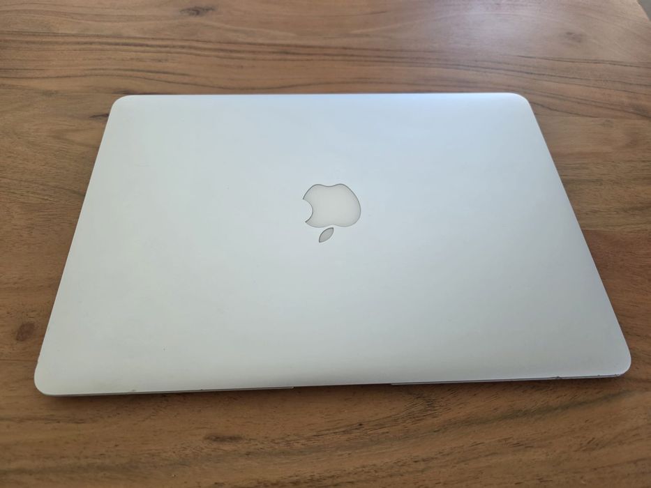 MacBook Air (13-inch 2017)