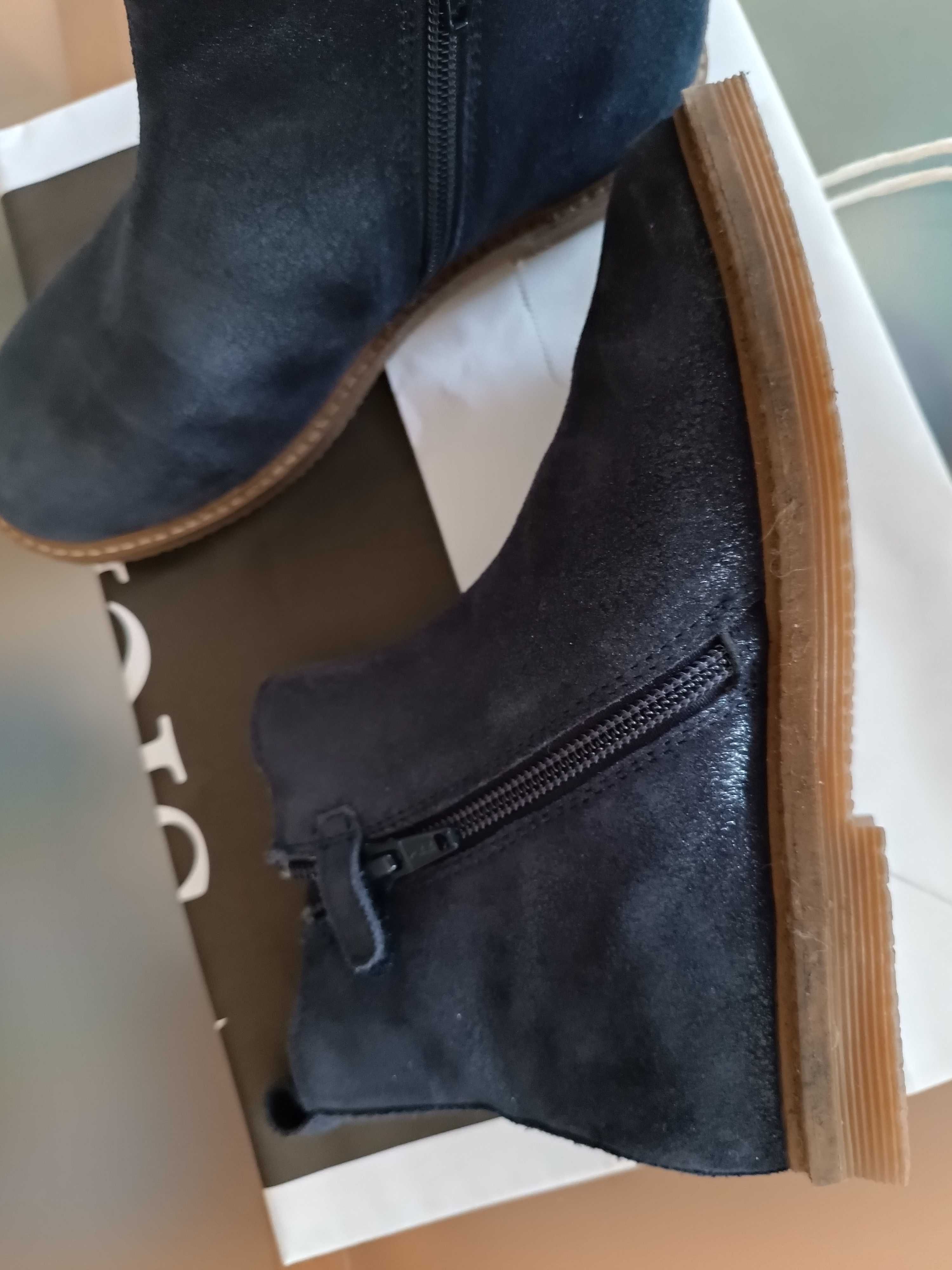 Bota  azul de criança