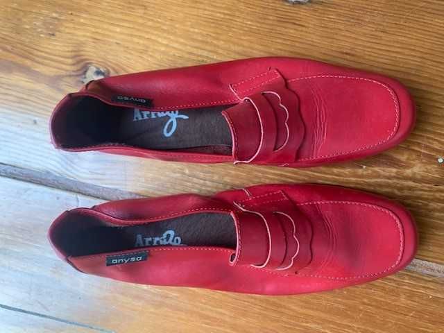 Sapatos vermelhos