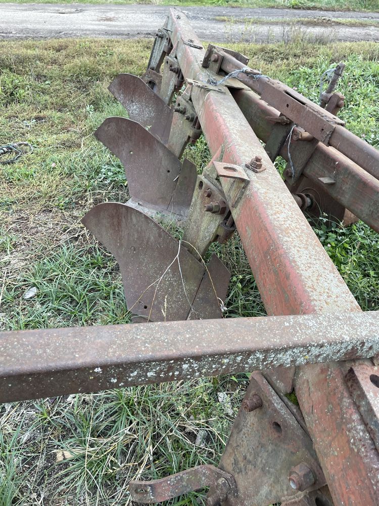 Продам плуг пятикорпусний на т150