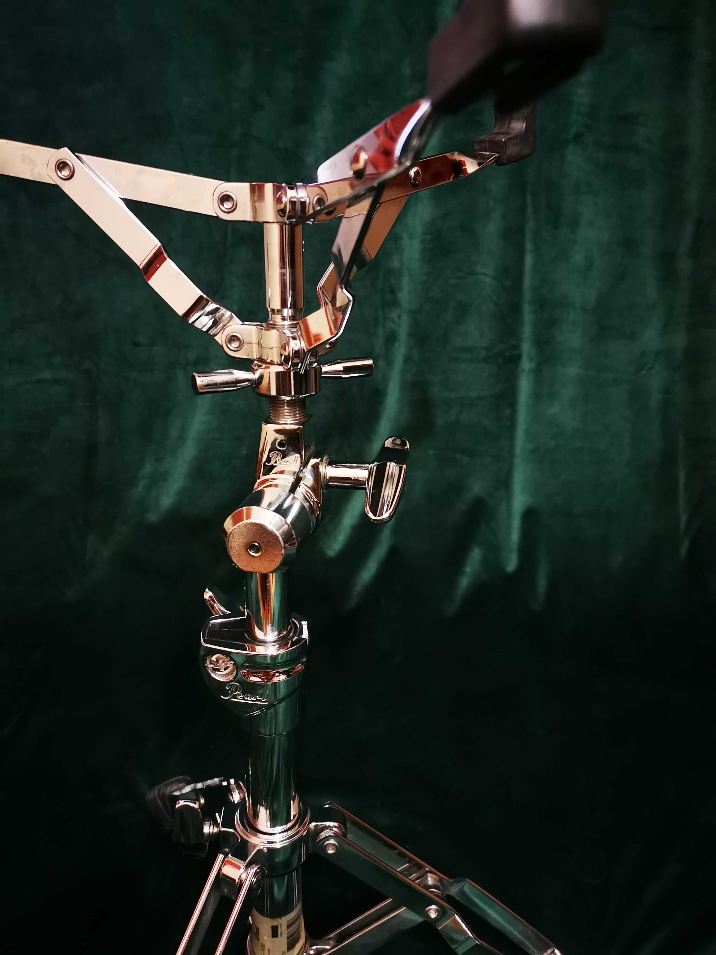 Statyw perkusyjny PEARL 900 hardware na werbel