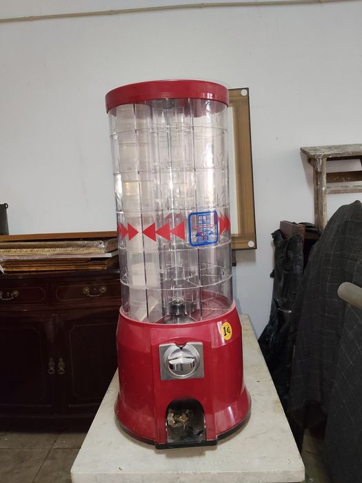 Máquina de Venda Automática de Brindes/Bolas – 1€