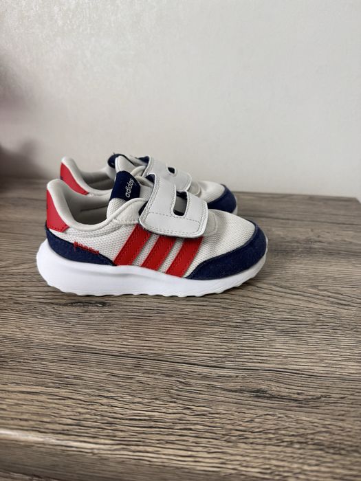 Кросівки adidas 25р