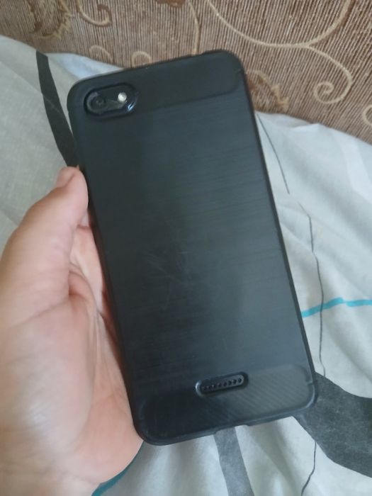 Продам телефон у хорошому стані xiaomi  6a із чихлом