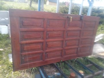 Drzwi 100-tki drewniane z futryną