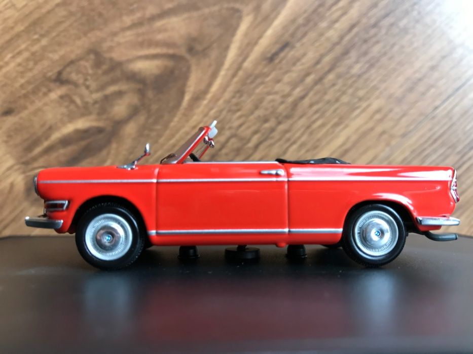 BMW 700 Cabrio 1961 Vermelho (miniatura de colecção MINICHAMPS, 1:43)