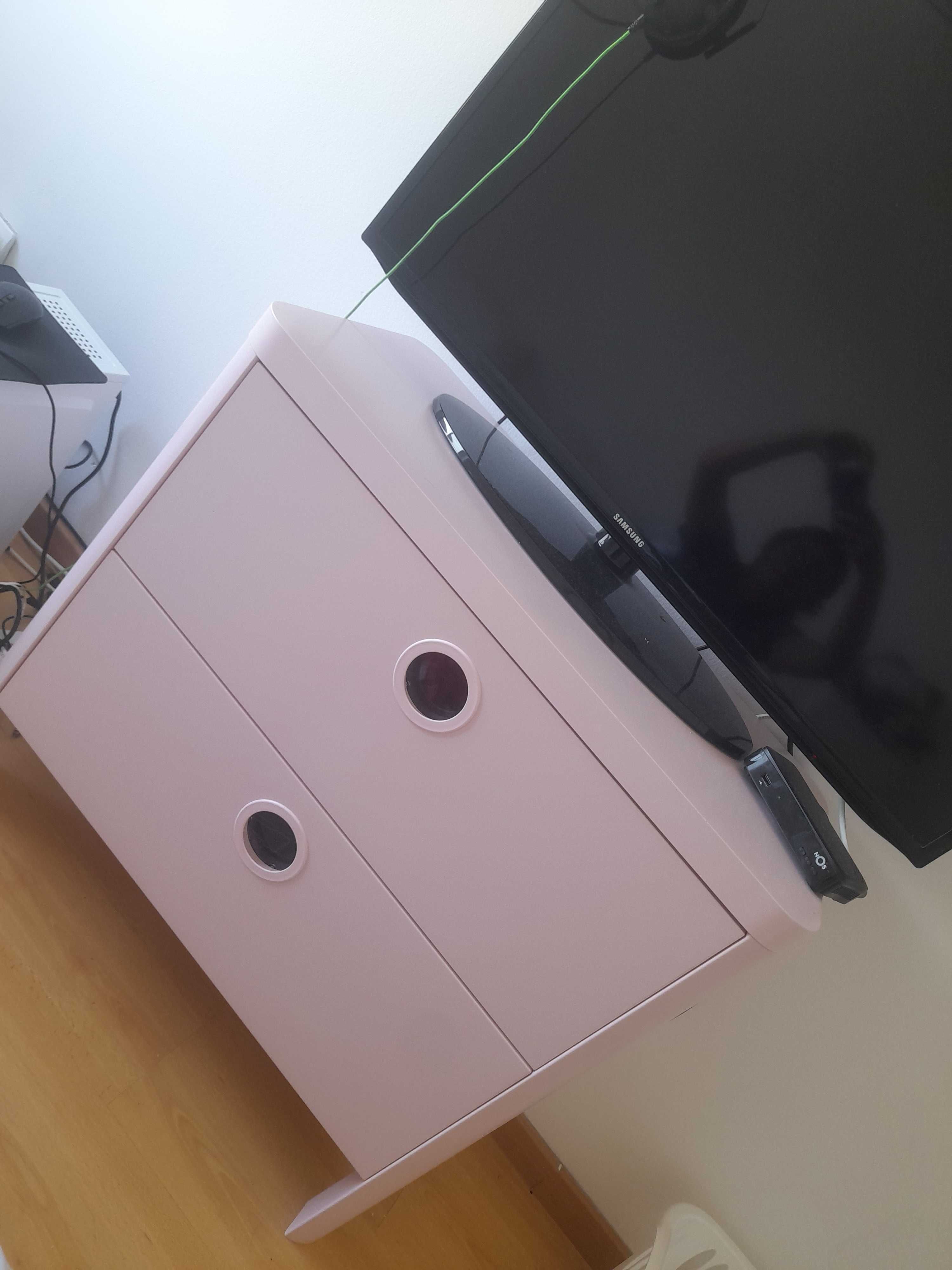Comoda rosa ikea