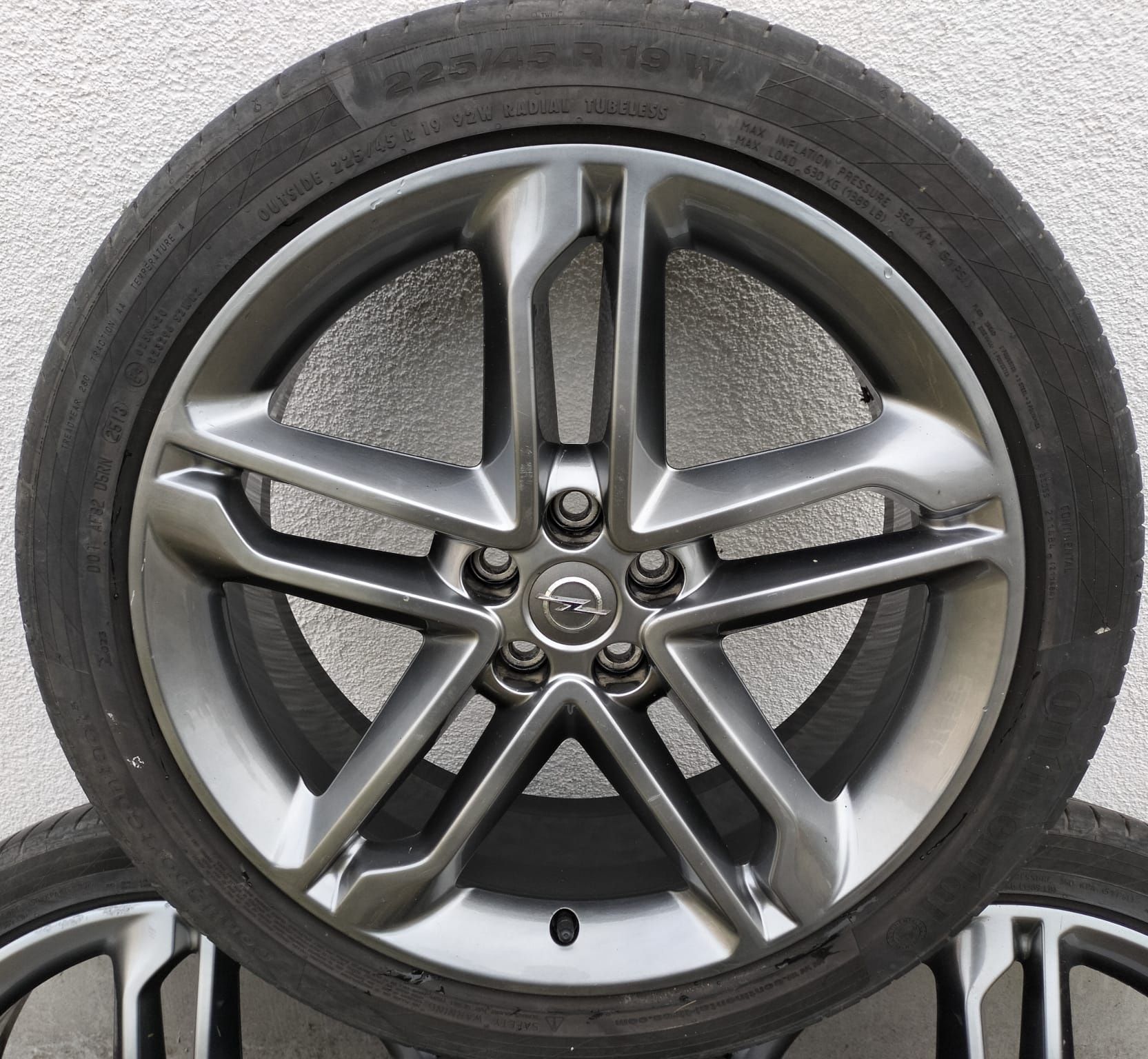 Felgi z oponami Opel Mokka 7,5x19 ET38 5x105