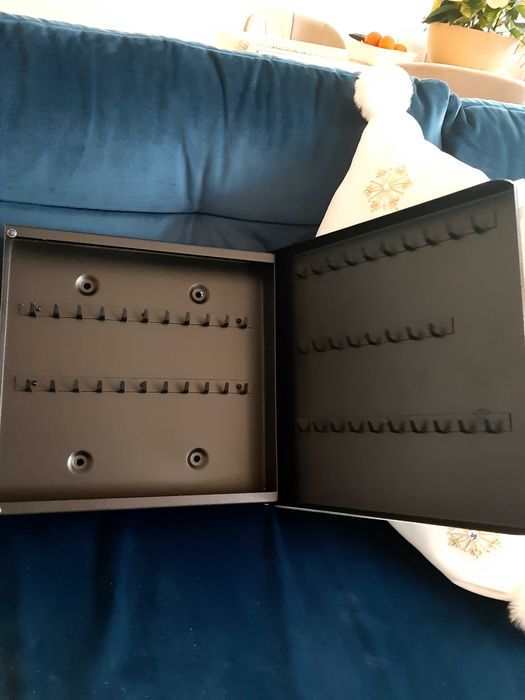 Skrzynka na klucze loft do mieszkania