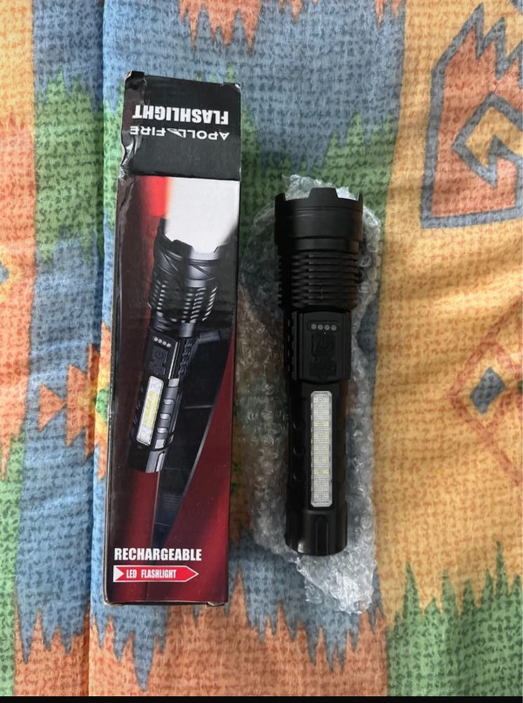 Lanterna LED nova