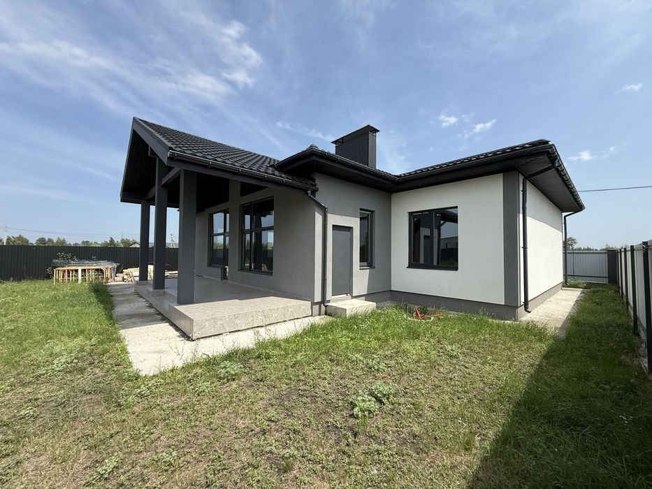 Будинок біля Десни,Зазимʼя,Лівий берег,асфальт,закрита територія