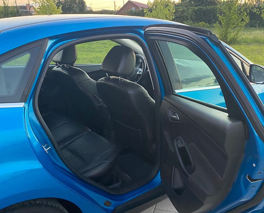 Ford Focus  Titanium  муз. с-ма "Sony"