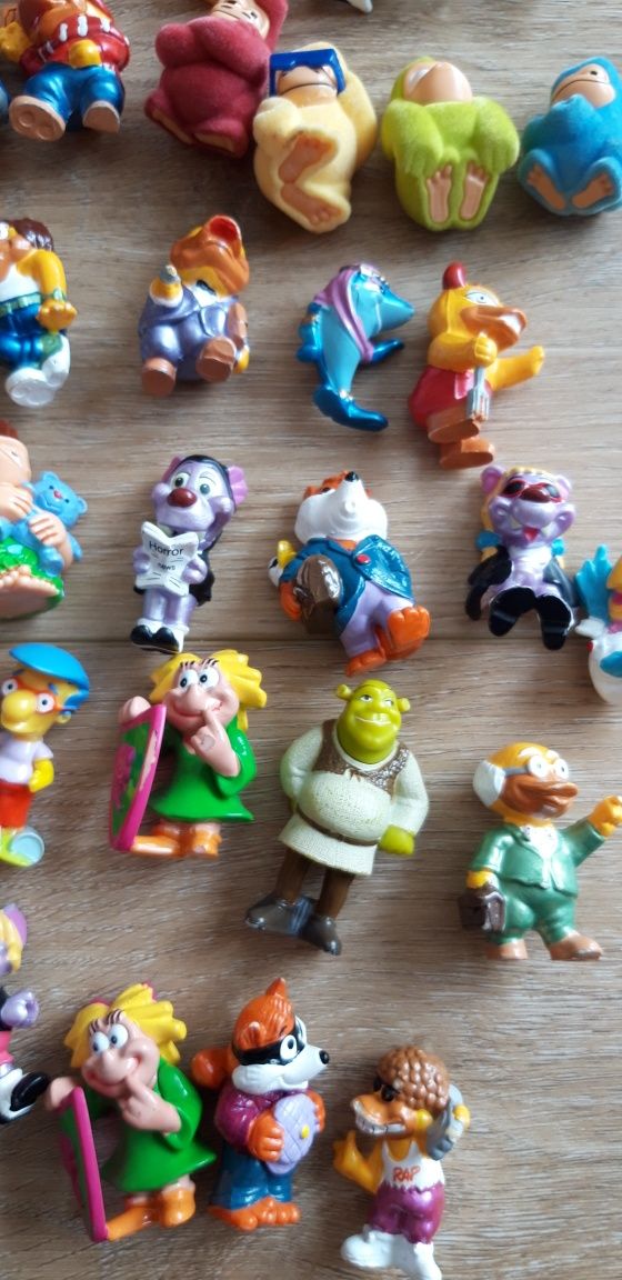 Figurki z Kinder niespodzianek .rok 2000