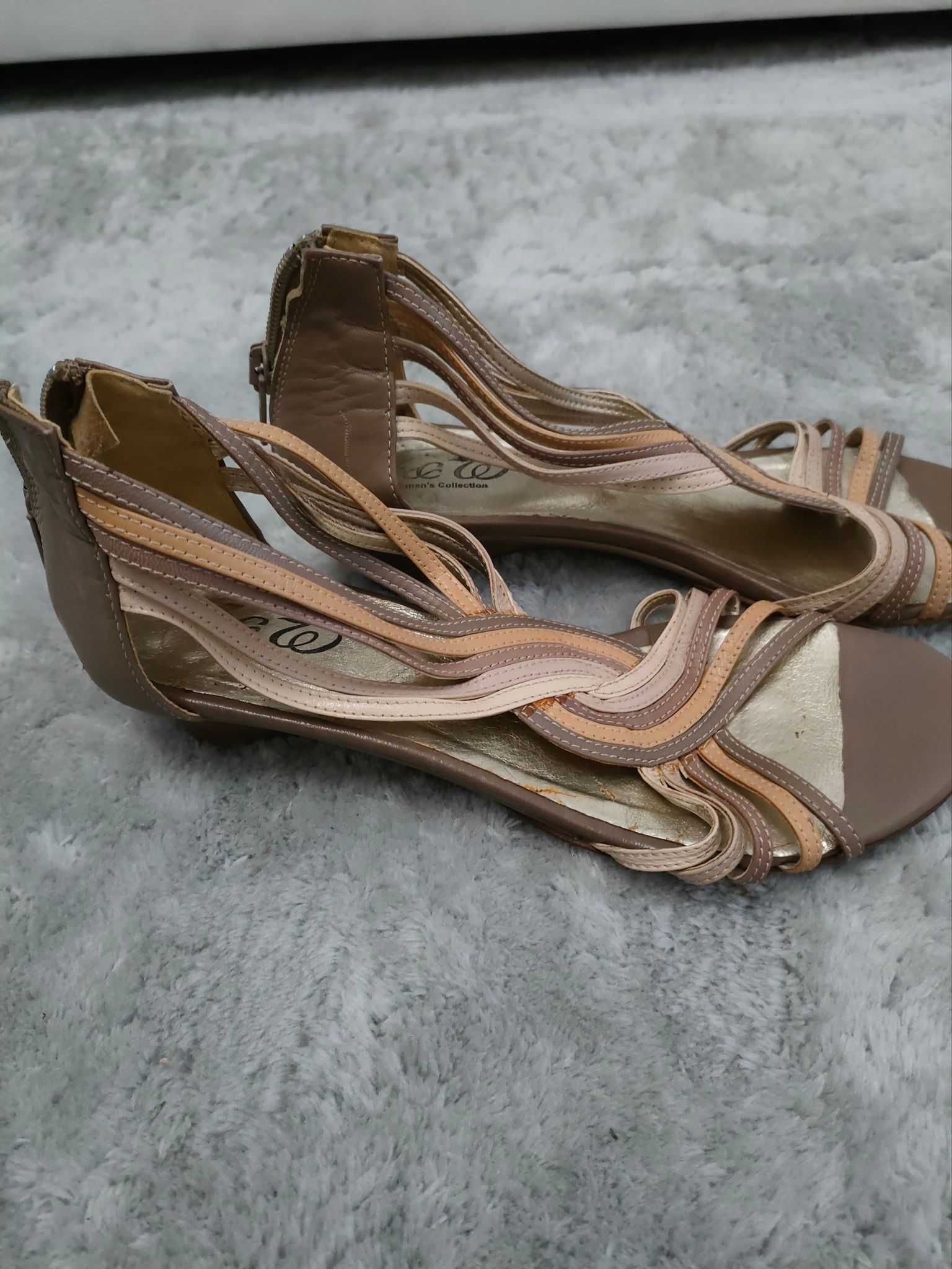 Sandałki skórzane w odcieniach beżu