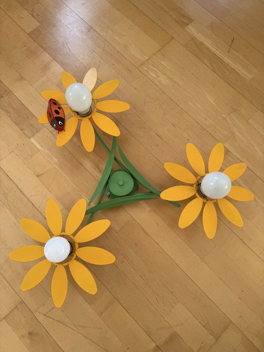 Lampa sufitowa kwiaty z biedronką