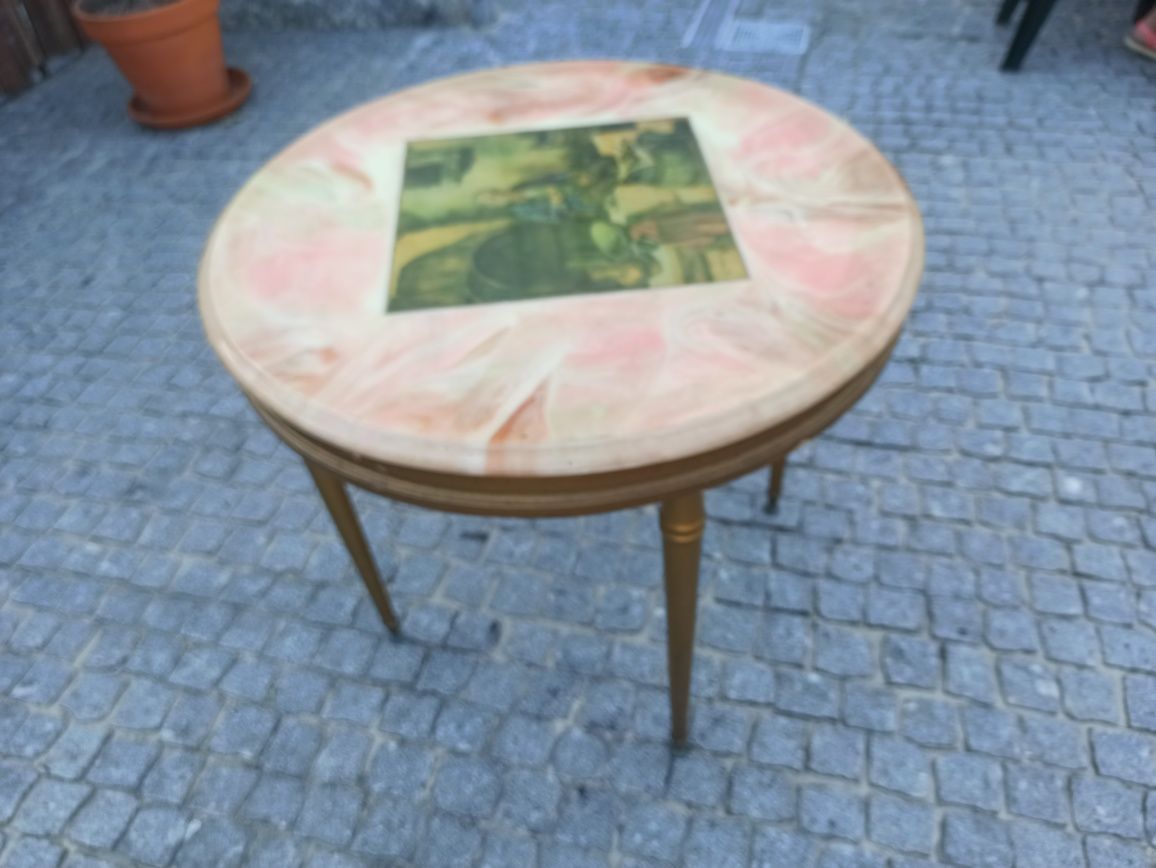 Mesa vintage em bom estado