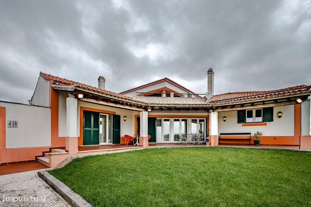 Moradia de sonho com Piscina, 7 Divisões e com Terreno 8000 m2  – Exce