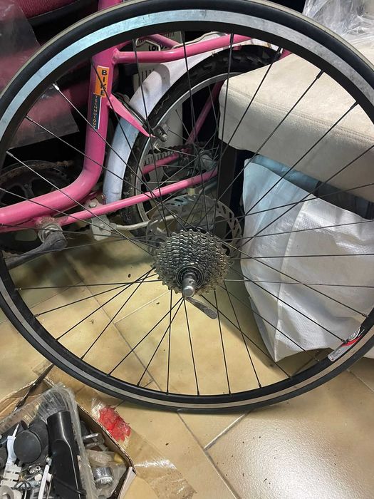 Conjunto de Rodas de estrada 26 com pneus hutchinson