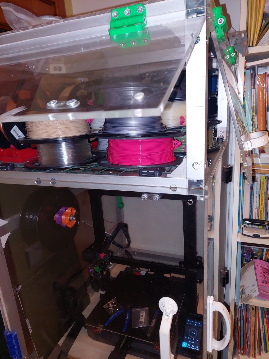Mesa e cabine com armazenamento para impressoras 3d