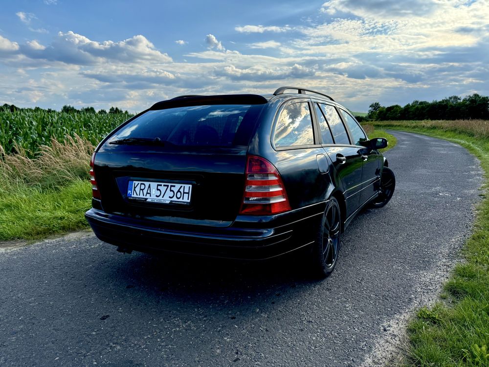 Mercedes C klasa W203/S203 polift 2.2 cdi kombi skóra sprawna klima
