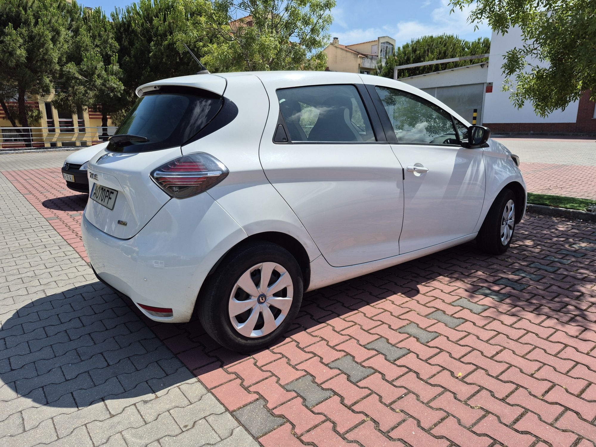 Renault Zoe 50/2020 não tem aluguer bataria