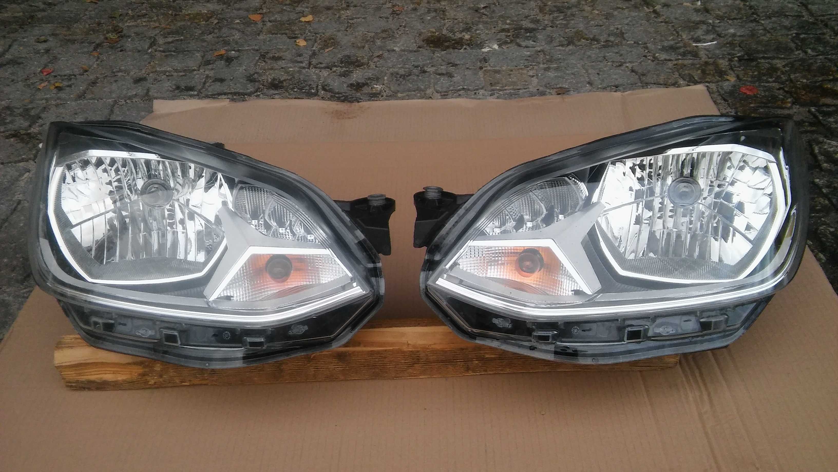 VW Up,E-Up,ELEKTRYK,od 16r,lampy przód,Lewa+Prawa,orygina,Hella,Niemcy