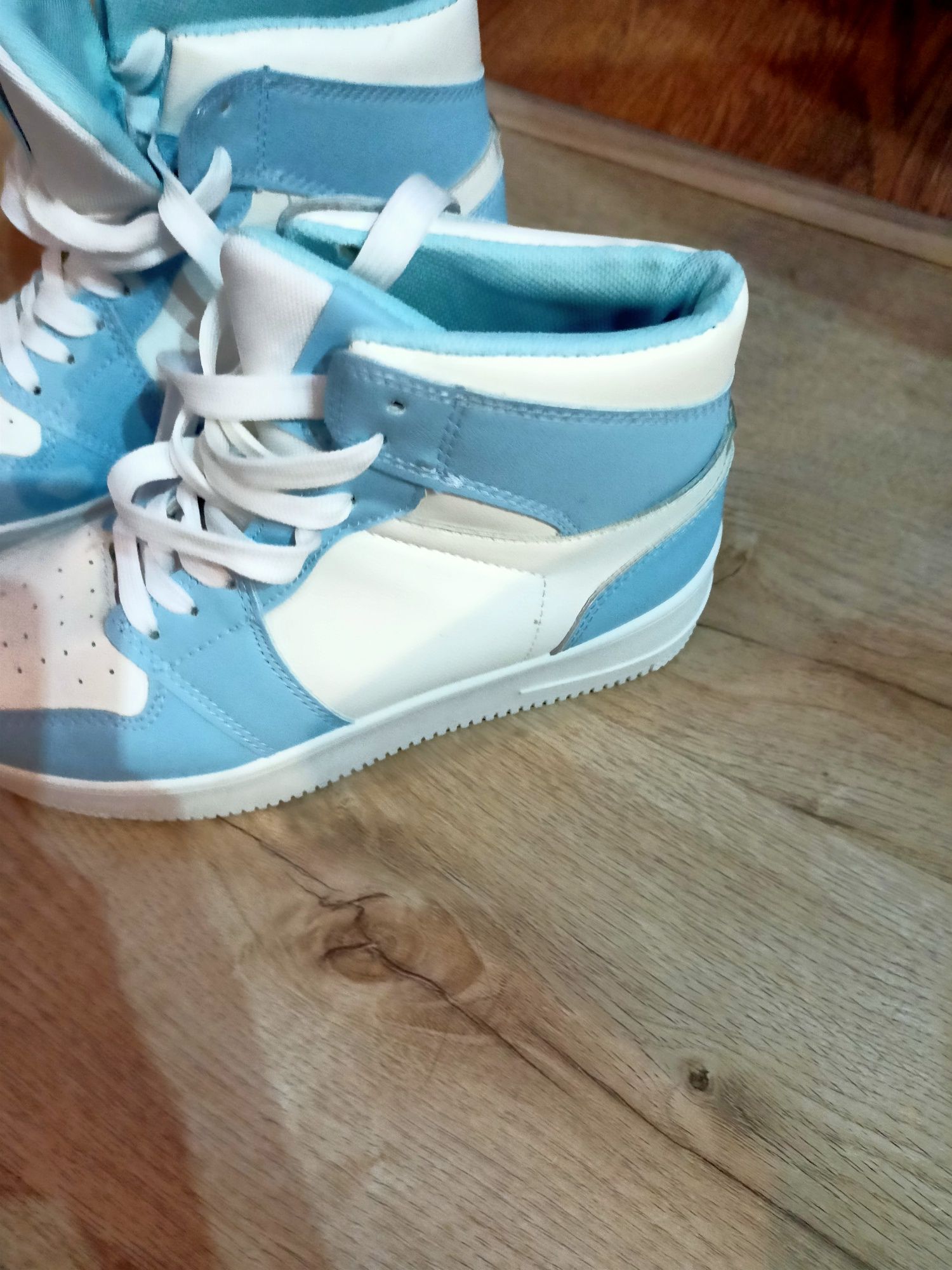 Buty sportowe wyższe