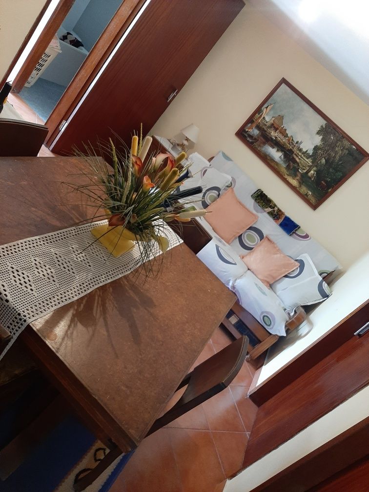 Vende-se Moradia