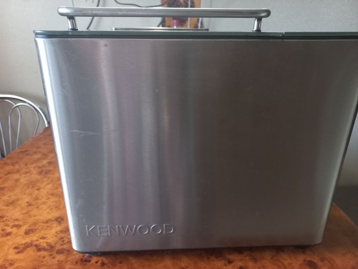 Продам хлебопечку Kenwood (япония)  б.у