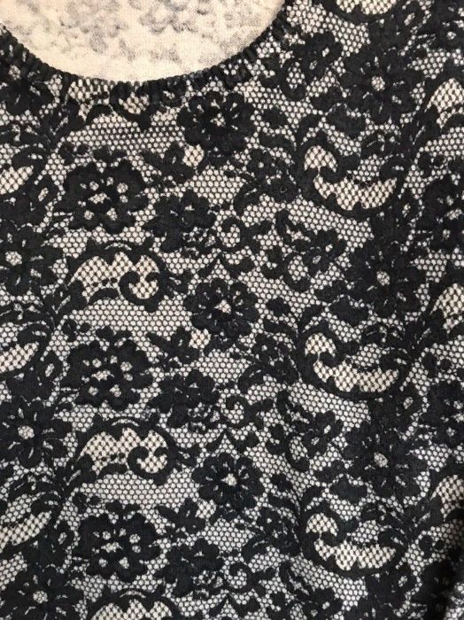 свитер с рисунком под кружево