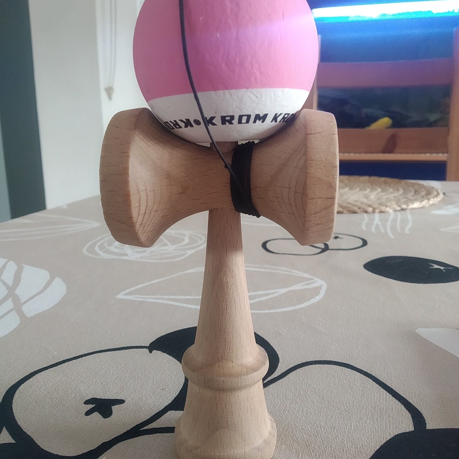 Kendama Krom Pop Pink