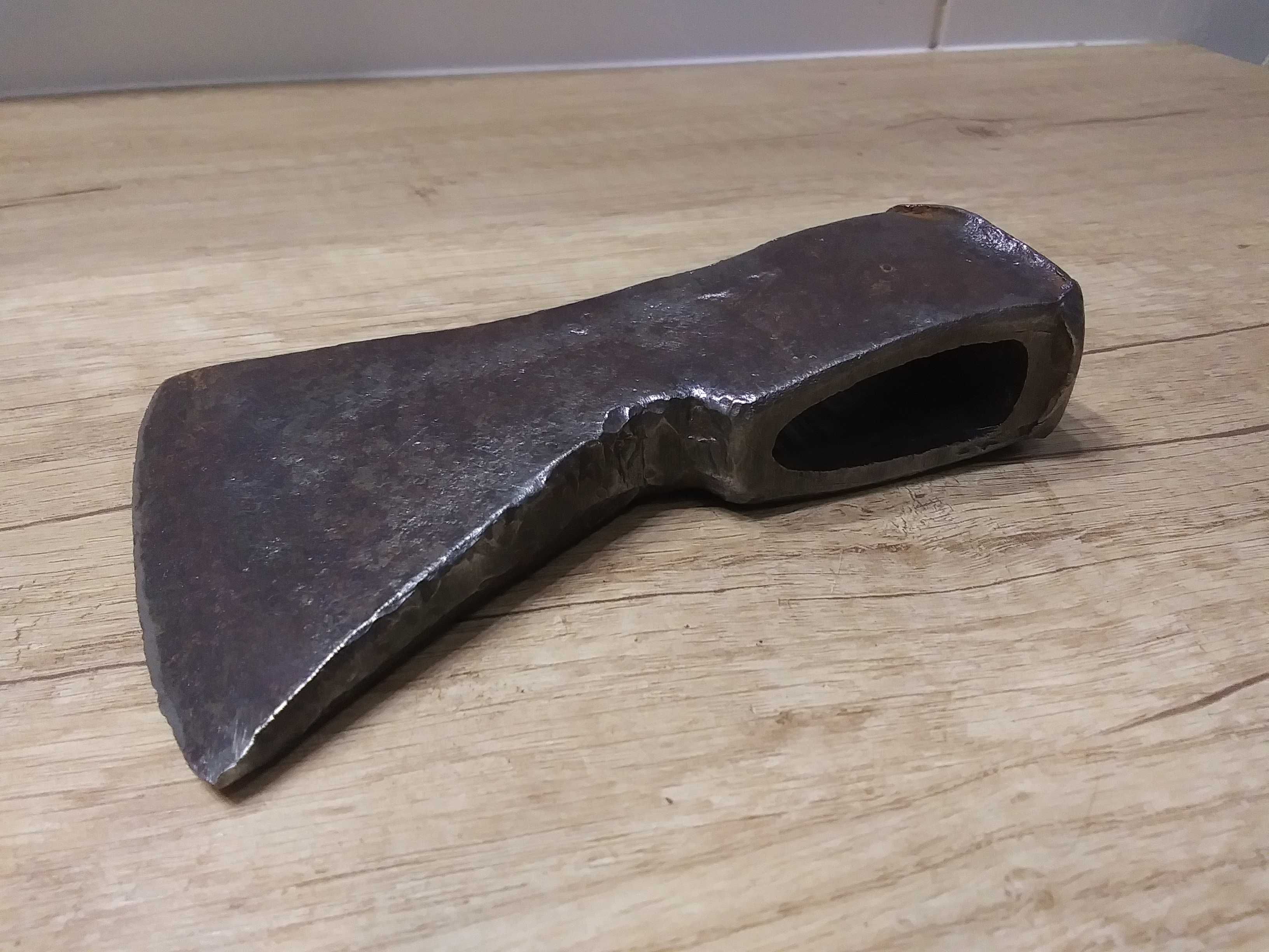 Stara siekiera 0,7 kg 700 gram polska narzedzia z PRL Kuźnia Sułkowice