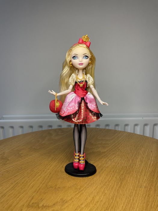 с подставкой Еппл Эппл Apple White Ever After High