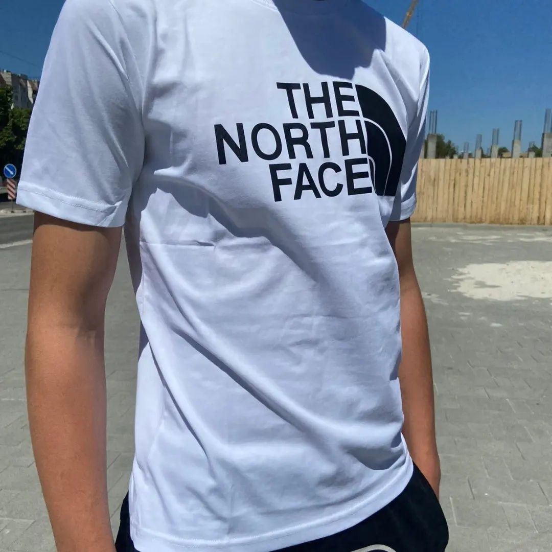 Футболка The North Face