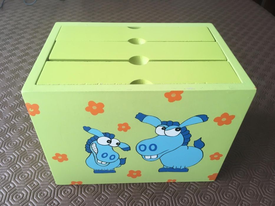 Caixa de madeira para arquivo de fotos