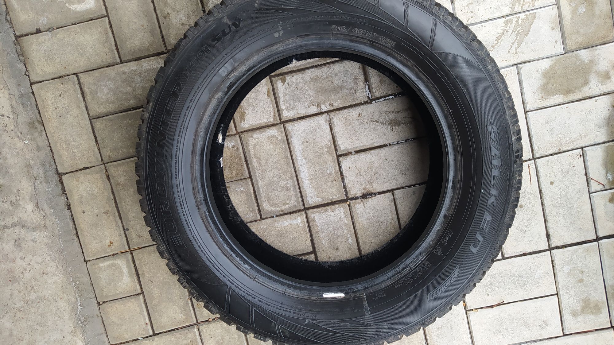 Продам комплект зимней резины Falken 215.65R.17