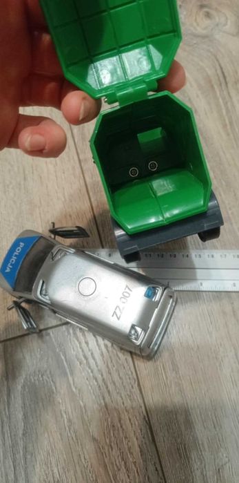 PAKA zestaw pojazdy duże resoraki radiowóz śmieciarka