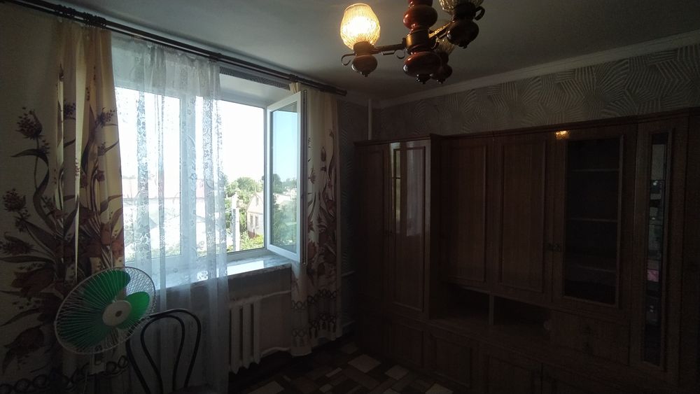 Сдаётся большая комната. Ленпоселок.