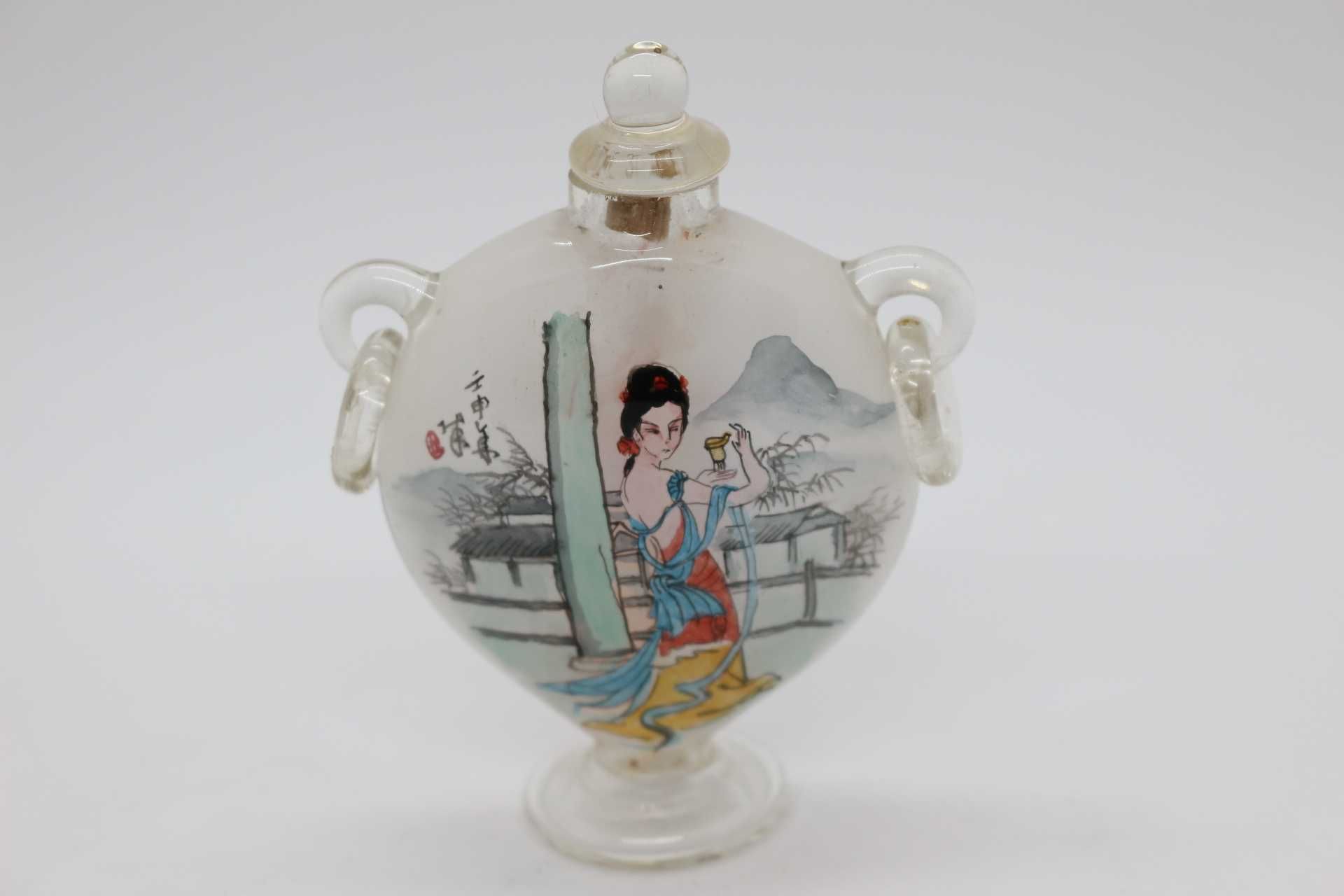 Snuff Bottle Coração em Vidro e Figuras Dinastia Qing XIX marcada
