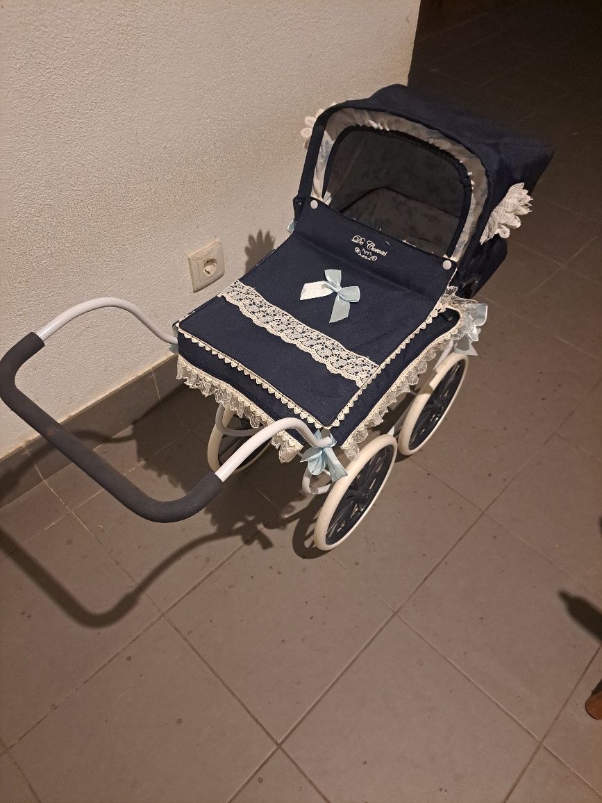 Carrinho de bebé de brincar