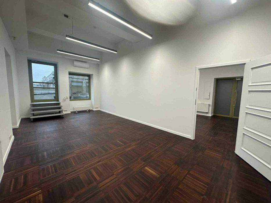 Biuro z własnym tarasem i klimatyzacją