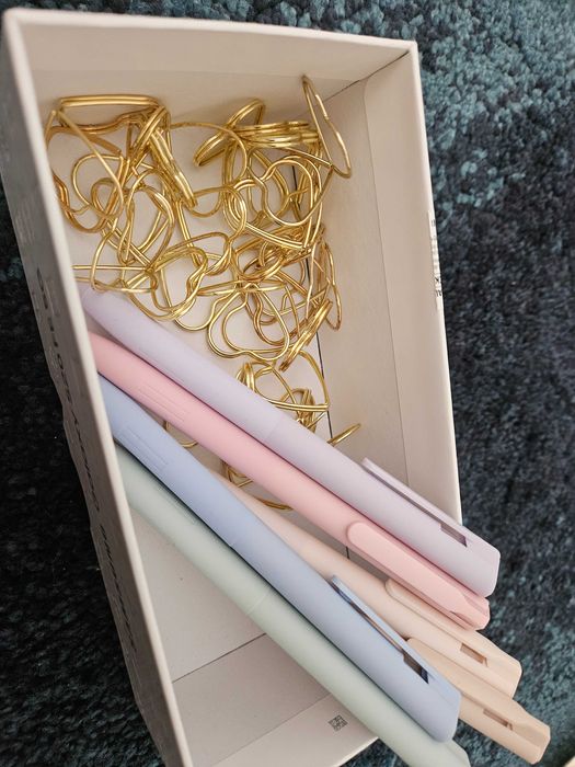 resztki po weselu wstążki pudełko na obrączki stojaki