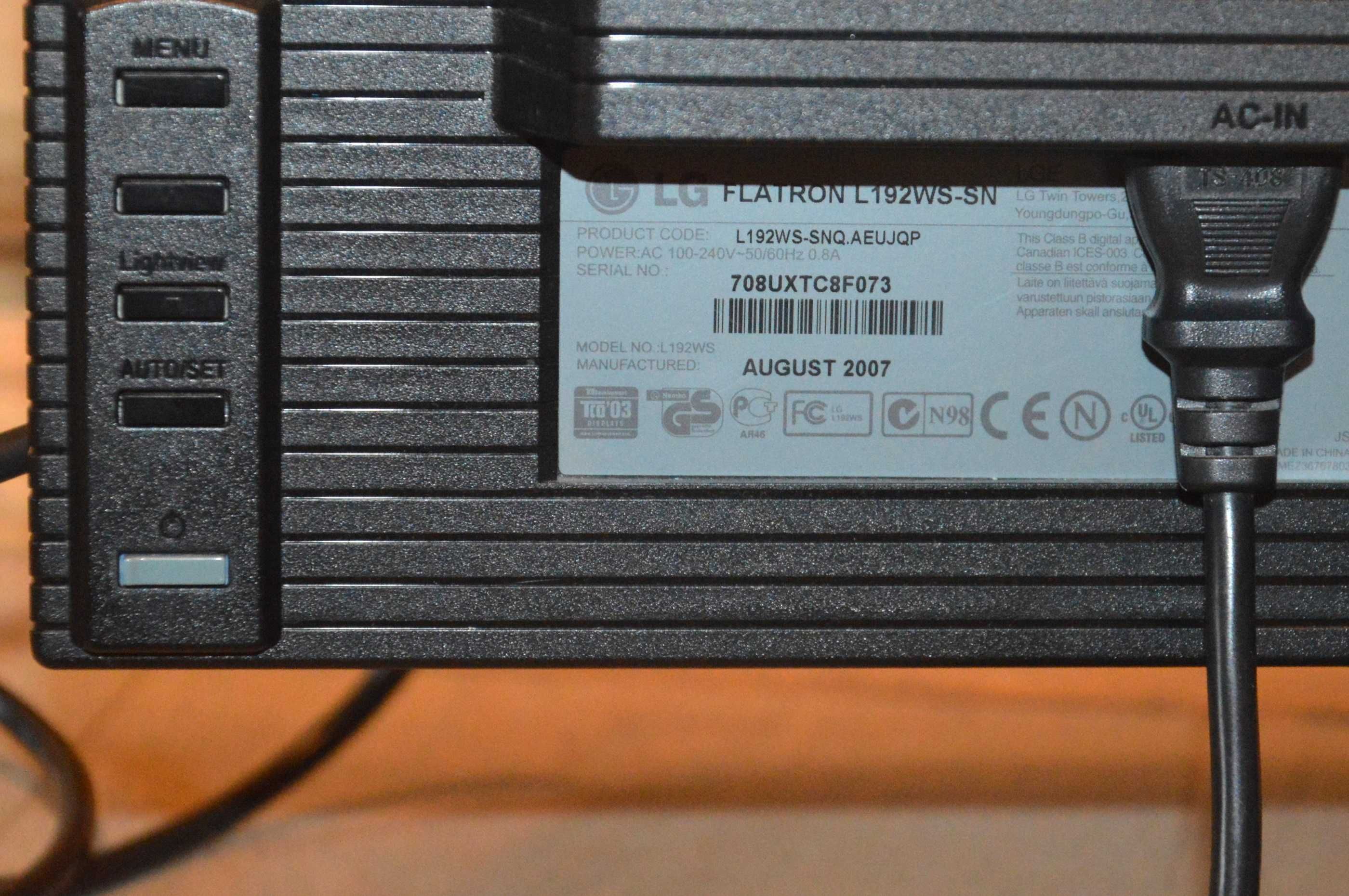 Monitor LG Flatron L192 WS-SN 1440x900