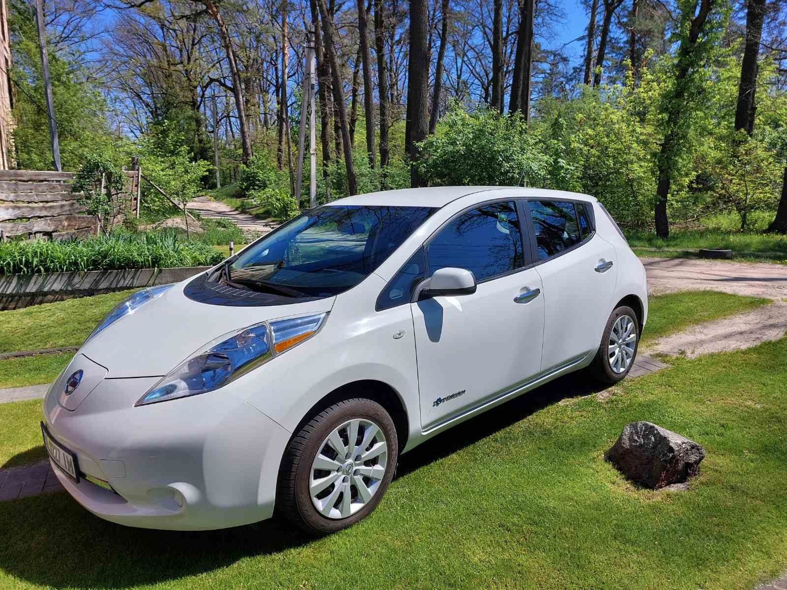 NISSAN Leaf. Elektro Car. 2016.