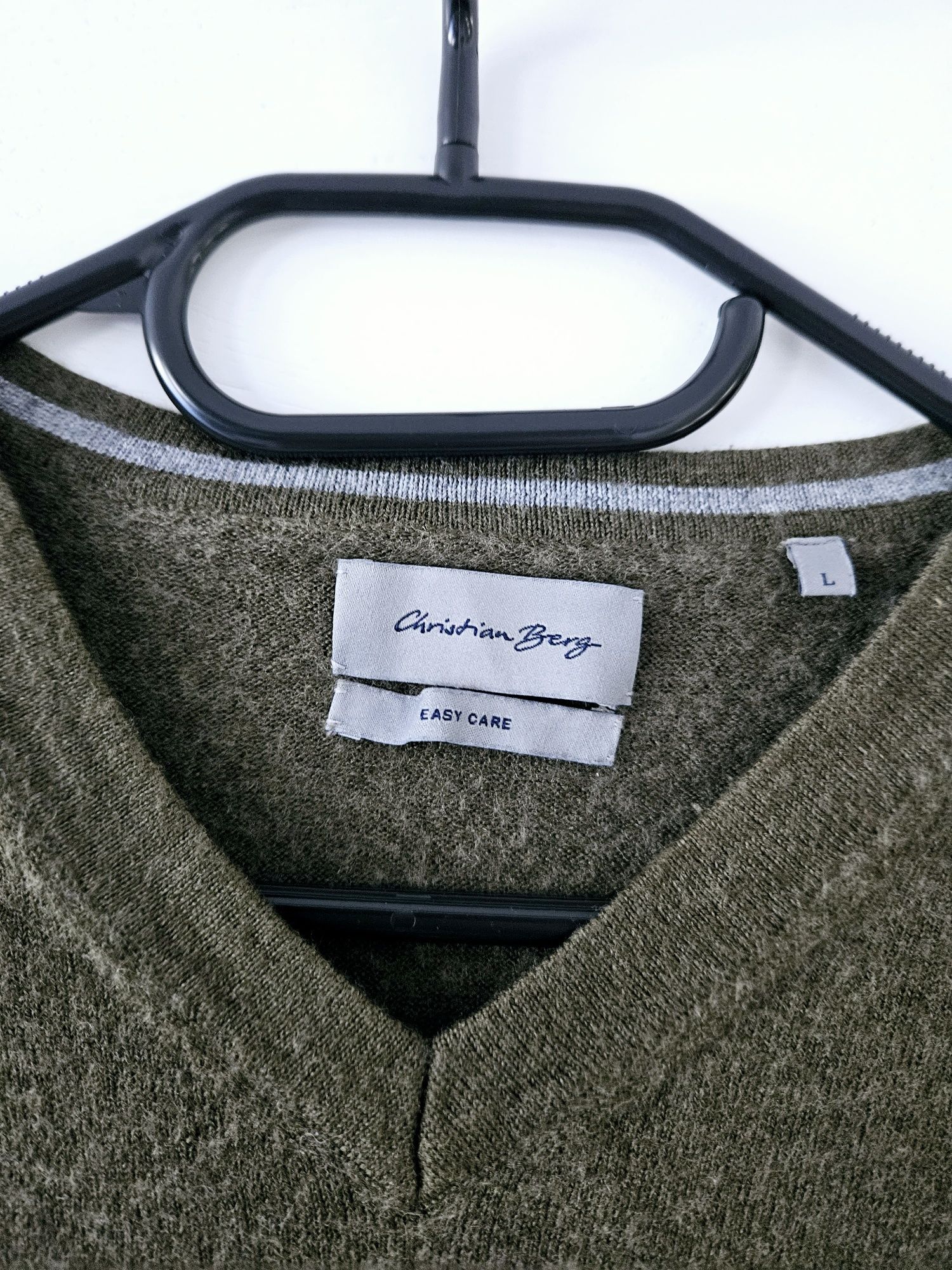 Sweter khaki m 38 Christian Berg m sweter z wełną