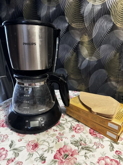 Продам кавоварку Philips Daily collection HD7459/20