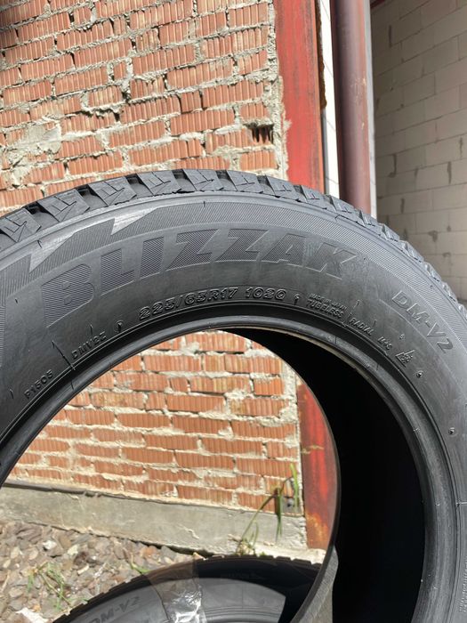 225/65 R17 BRIDGESTONE BLIZZAK DM-V2(8-9мм 95%)  205 205 235 45 50 60