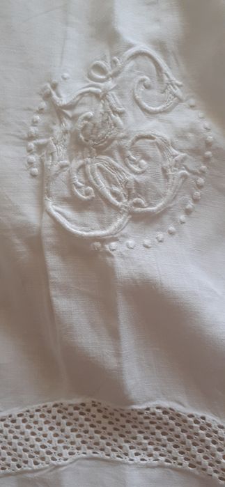 Maravilha de Lenço eml Linho e Seda Bordados Manuais