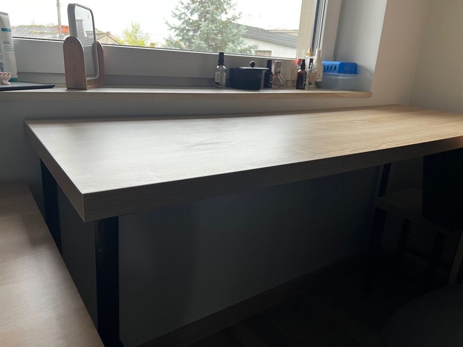 Sprzedam blat/ biuro dąb sonoma plus 4 nogi z Ikea czarne